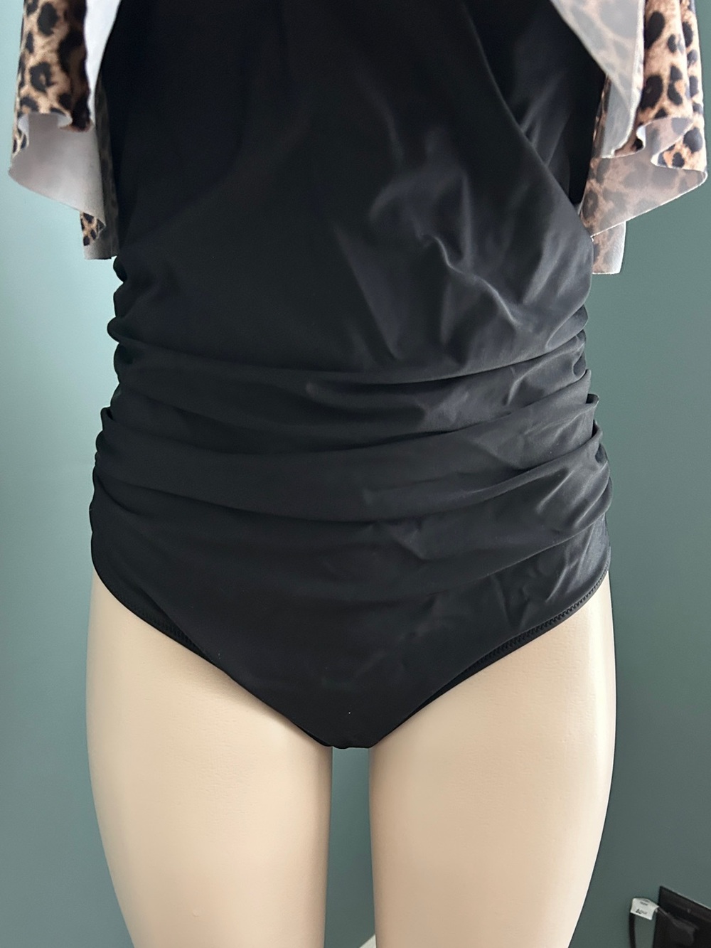 Leopard Print Ruffled One-Piece Top Overlay Body Ruching Size XL - Picture 3 of 8